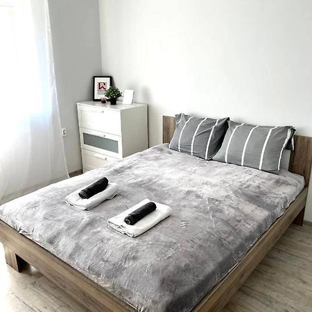 Apartment Solidarnosci, Metro, Wi-Fi, Tv, Youtube - By Hik Apartments 华沙 外观 照片